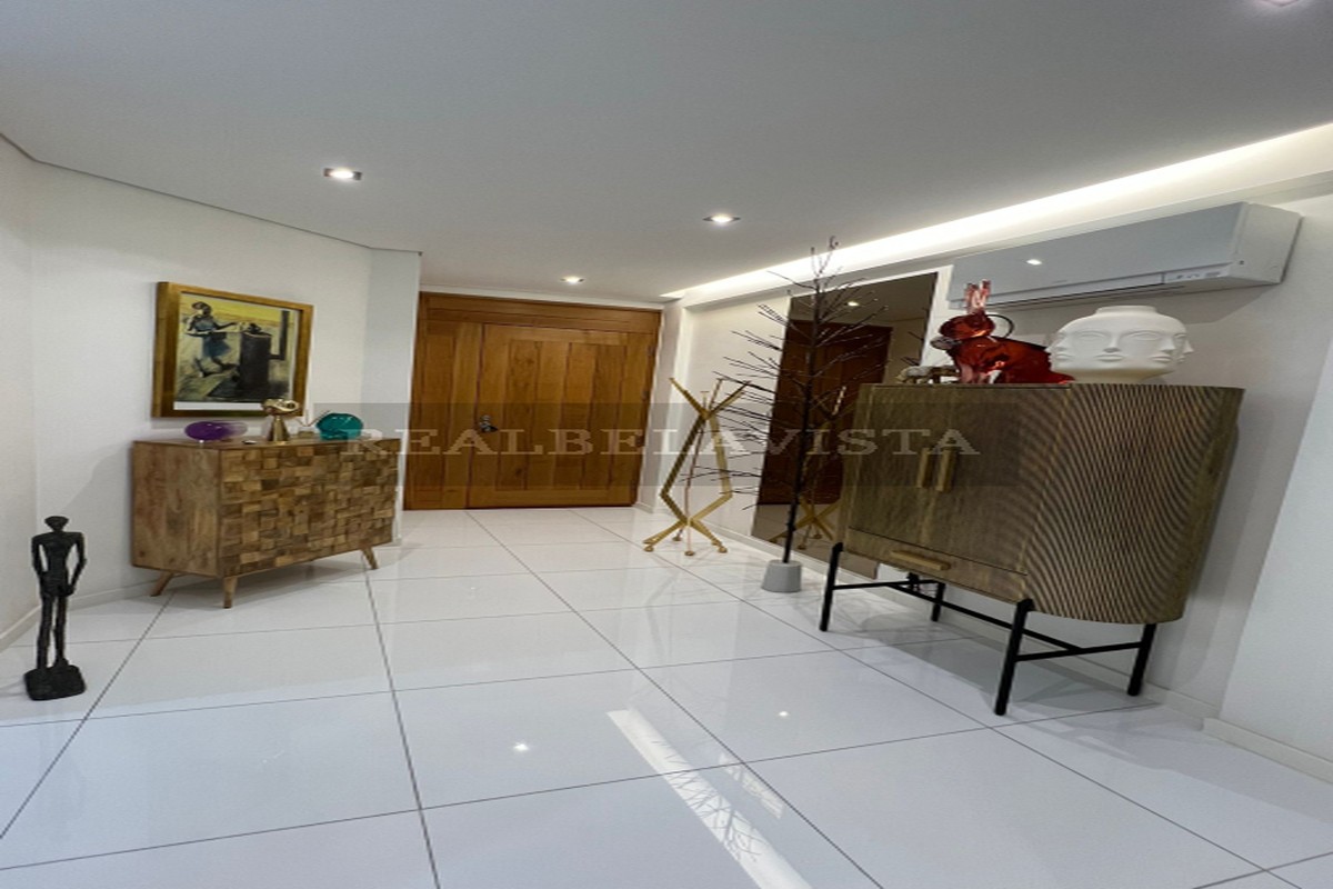 Moradia V3+1 de Luxo com piscina e 3 Frentes